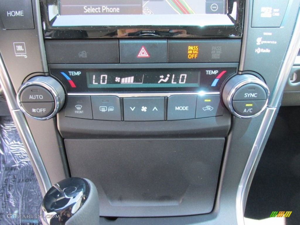 2015 Camry XLE V6 - Attitude Black Metallic / Black photo #27
