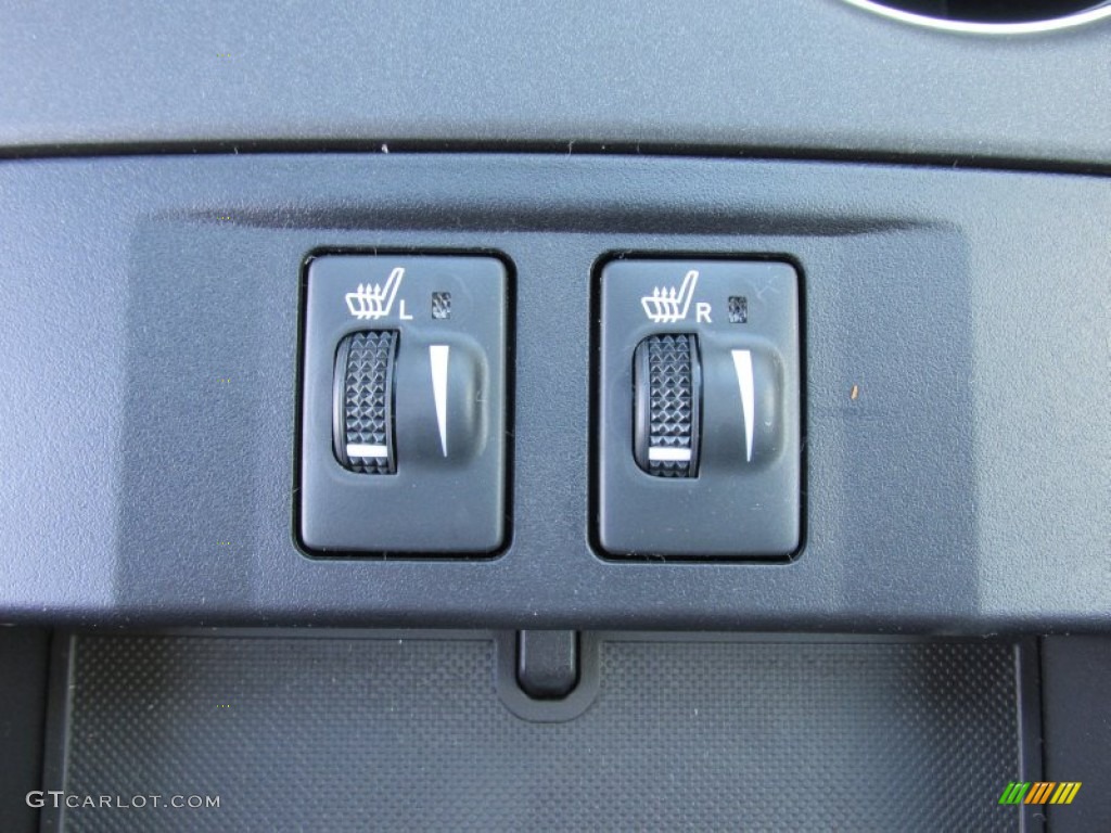2015 Camry XLE V6 - Attitude Black Metallic / Black photo #29
