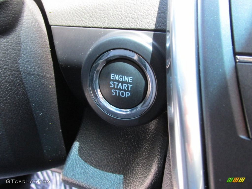 2015 Camry XLE V6 - Attitude Black Metallic / Black photo #30