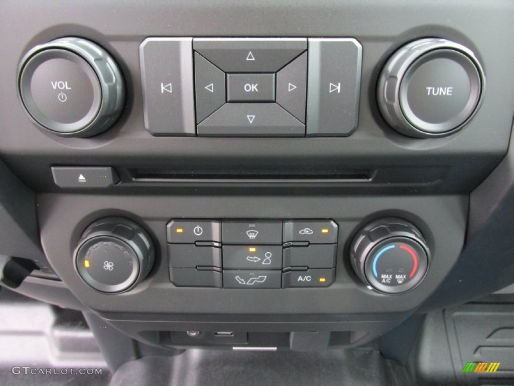 2015 Ford F150 XL SuperCab 4x4 Controls Photo #103601510