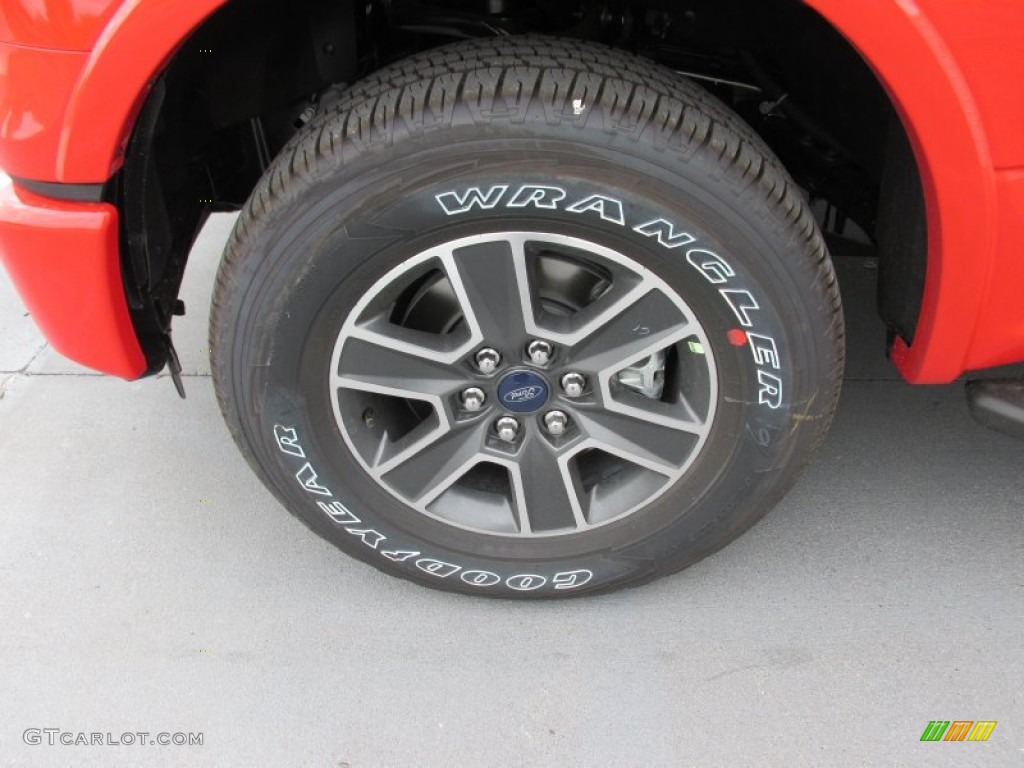 2015 F150 XLT SuperCrew 4x4 - Race Red / Black photo #11