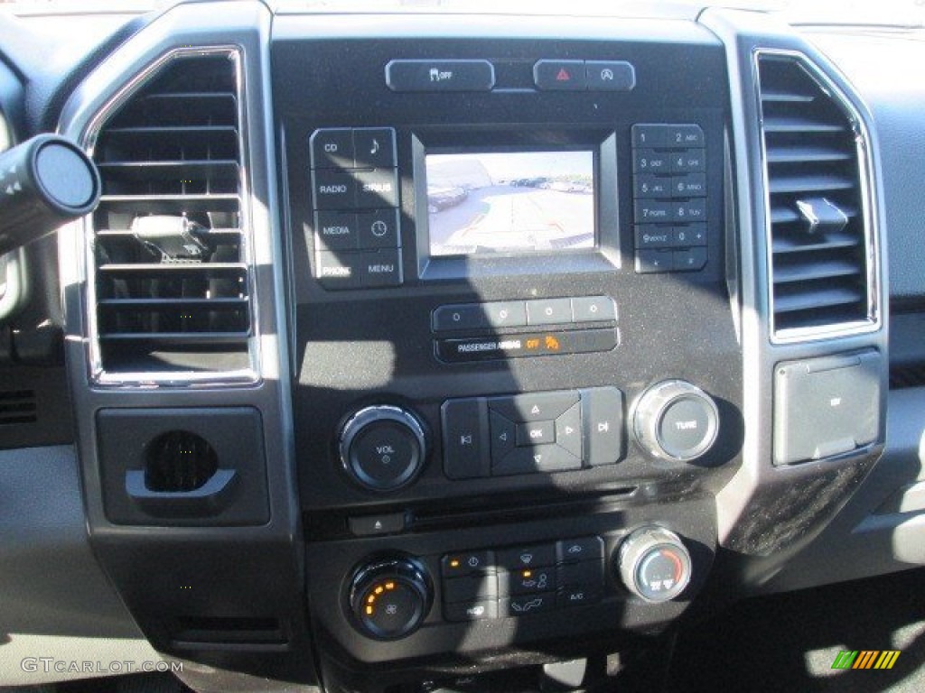 2015 F150 XLT SuperCrew - Oxford White / Medium Earth Gray photo #39