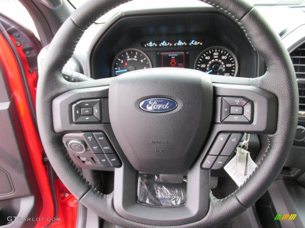 2015 Ford F150 XLT SuperCrew 4x4 Black Steering Wheel Photo #103604017