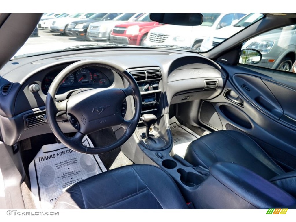 2001 Mustang V6 Convertible - Oxford White / Dark Charcoal photo #19