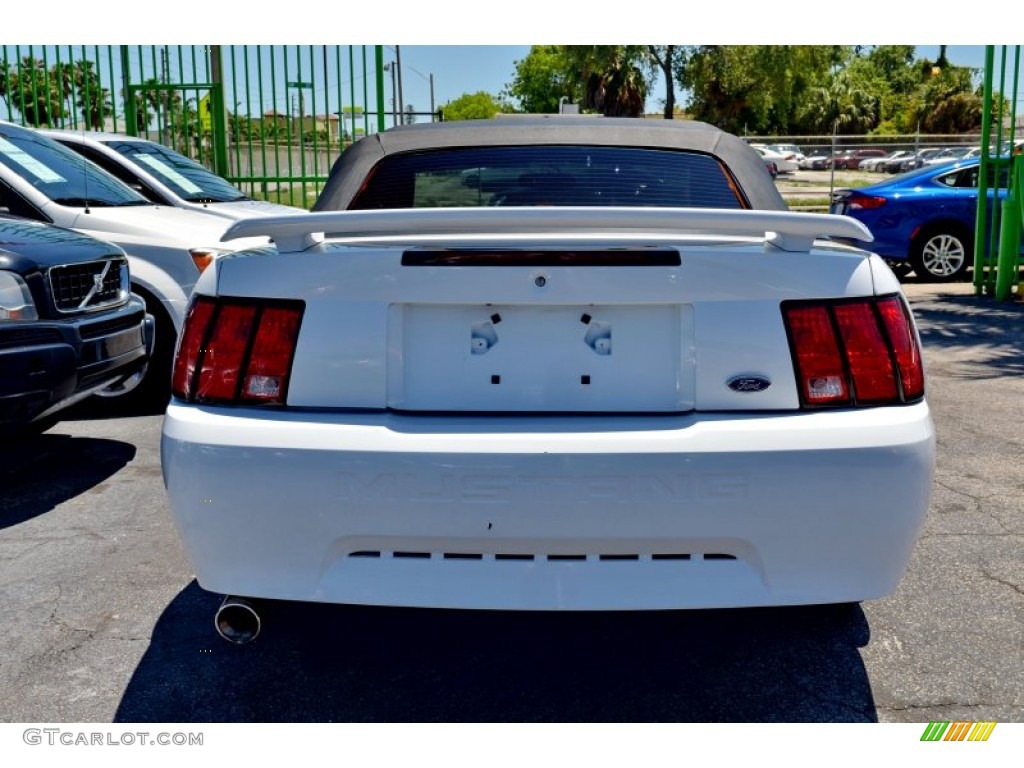 2001 Mustang V6 Convertible - Oxford White / Dark Charcoal photo #34