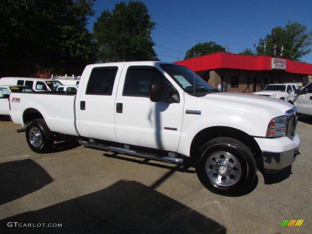 2005 F350 Super Duty XLT Crew Cab 4x4 - Oxford White / Medium Flint photo #7