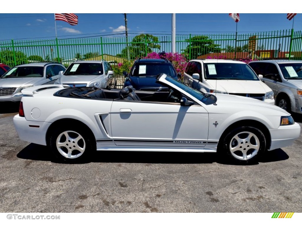 Oxford White 2001 Ford Mustang V6 Convertible Exterior Photo #103608899