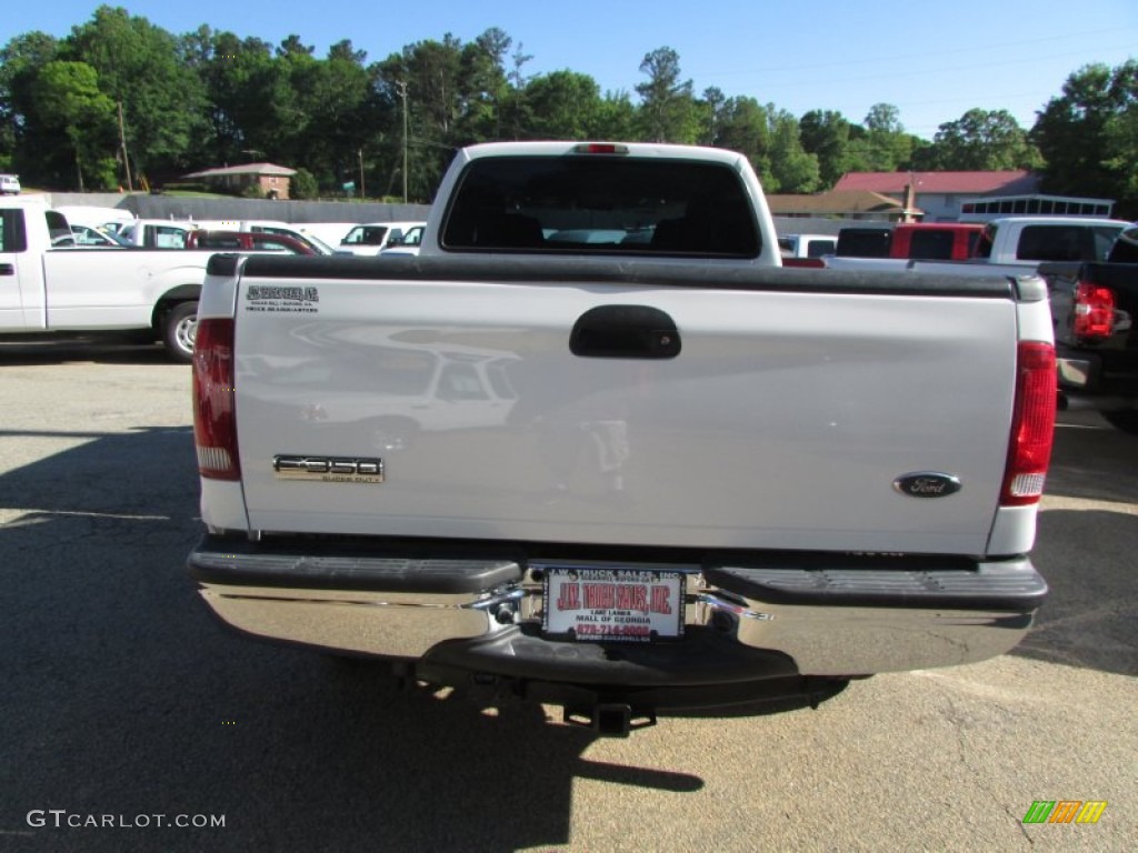 2005 F350 Super Duty XLT Crew Cab 4x4 - Oxford White / Medium Flint photo #10