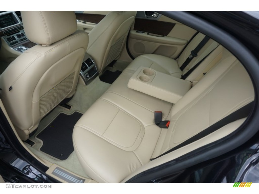 2014 Jaguar XF 2.0T Rear Seat Photos