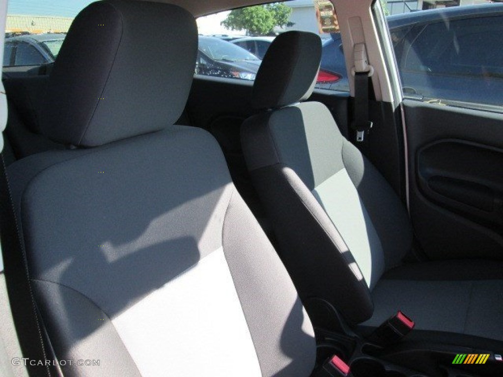 2015 Fiesta S Sedan - Oxford White / Charcoal Black photo #22