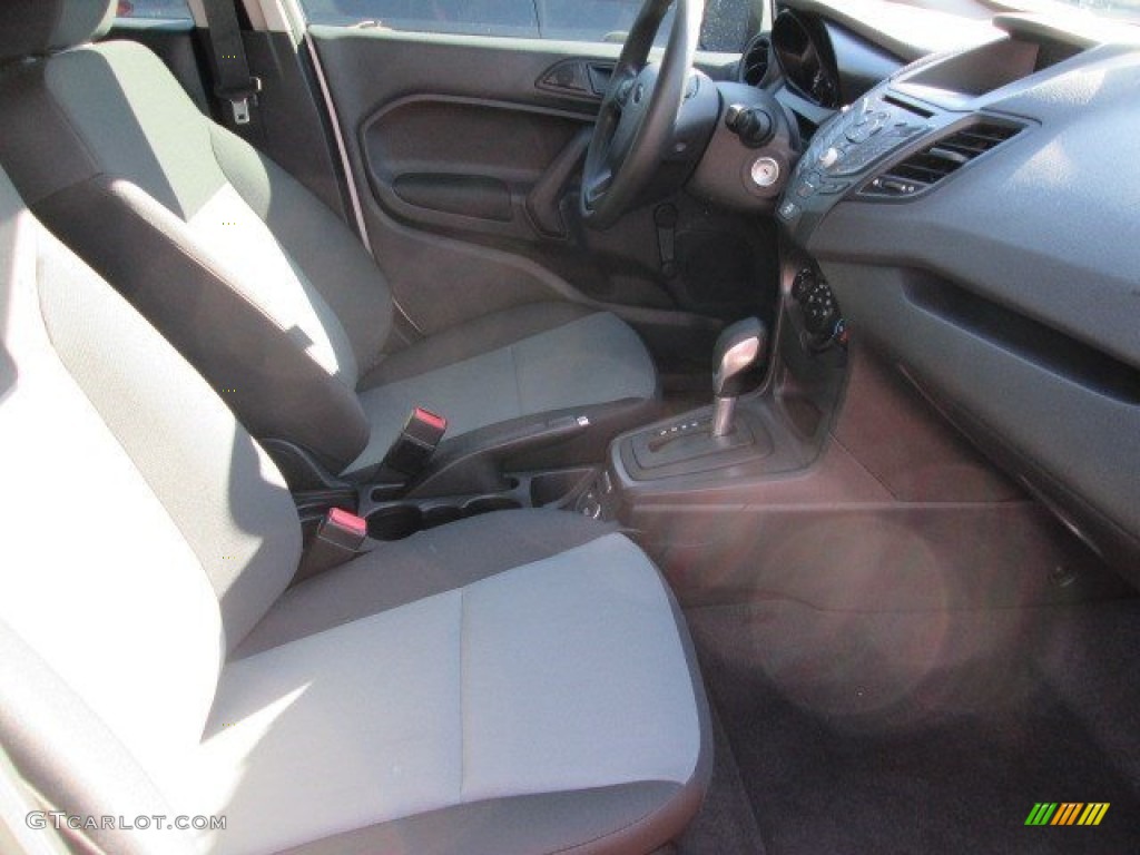2015 Fiesta S Sedan - Oxford White / Charcoal Black photo #23