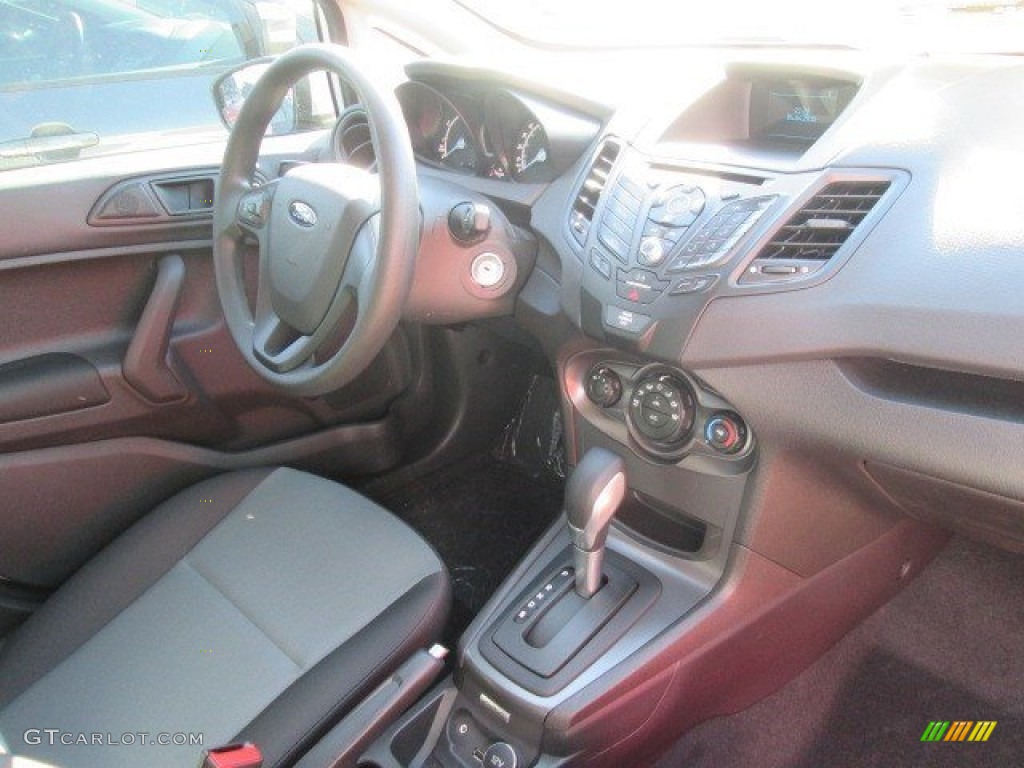 2015 Fiesta S Sedan - Oxford White / Charcoal Black photo #24