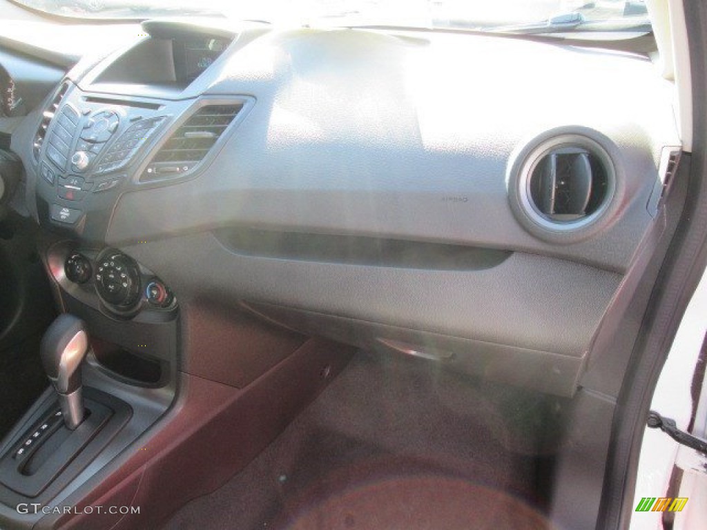 2015 Fiesta S Sedan - Oxford White / Charcoal Black photo #25