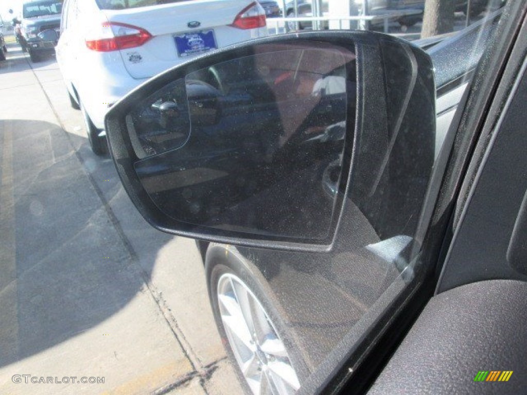 2015 Focus SE Sedan - Tuxedo Black Metallic / Charcoal Black photo #25