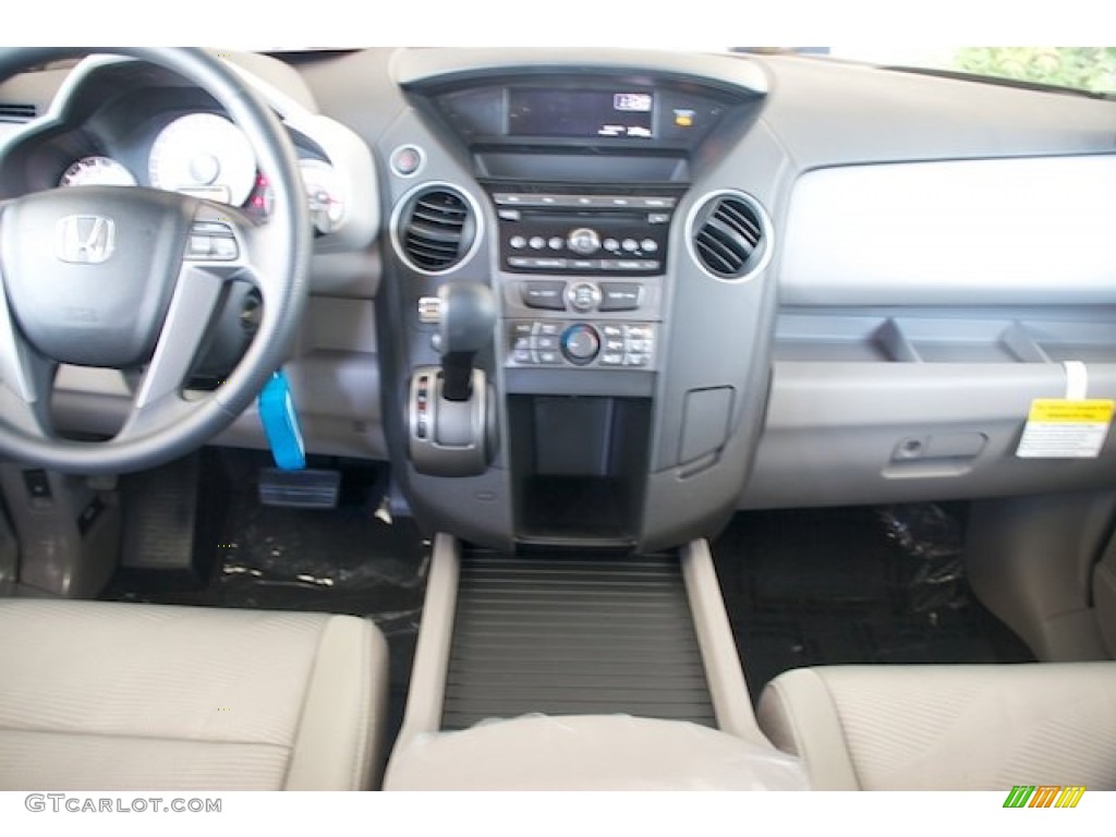 2015 Pilot LX - Crystal Black Pearl / Gray photo #15