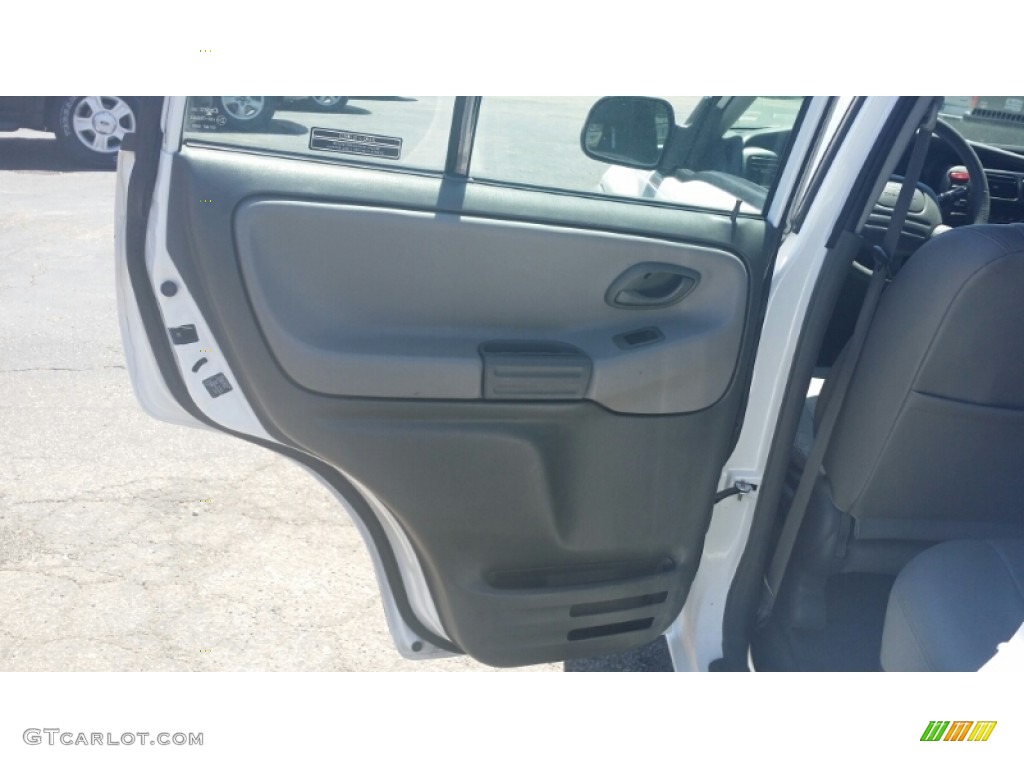 2002 Tracker ZR2 4WD Hard Top - White / Medium Gray photo #18