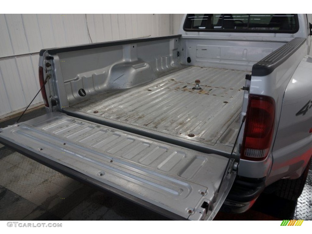 2001 F350 Super Duty XLT Crew Cab 4x4 - Silver Metallic / Medium Graphite photo #20