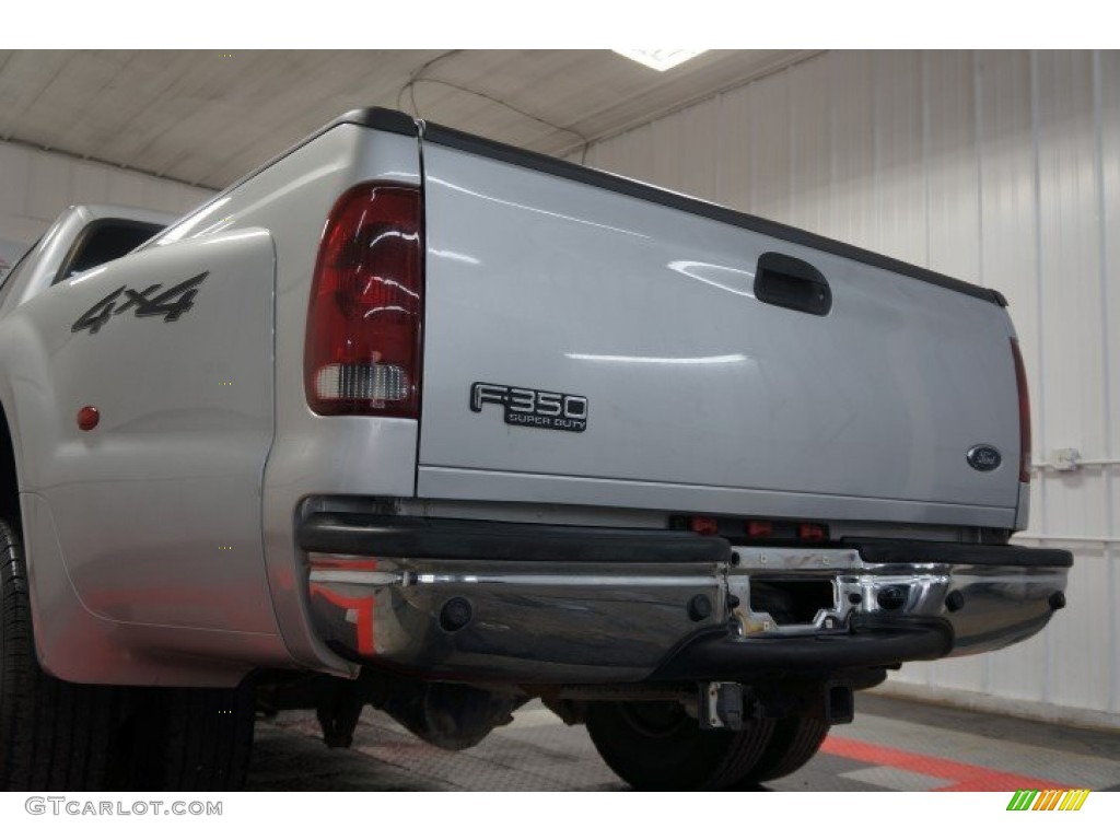 2001 F350 Super Duty XLT Crew Cab 4x4 - Silver Metallic / Medium Graphite photo #53