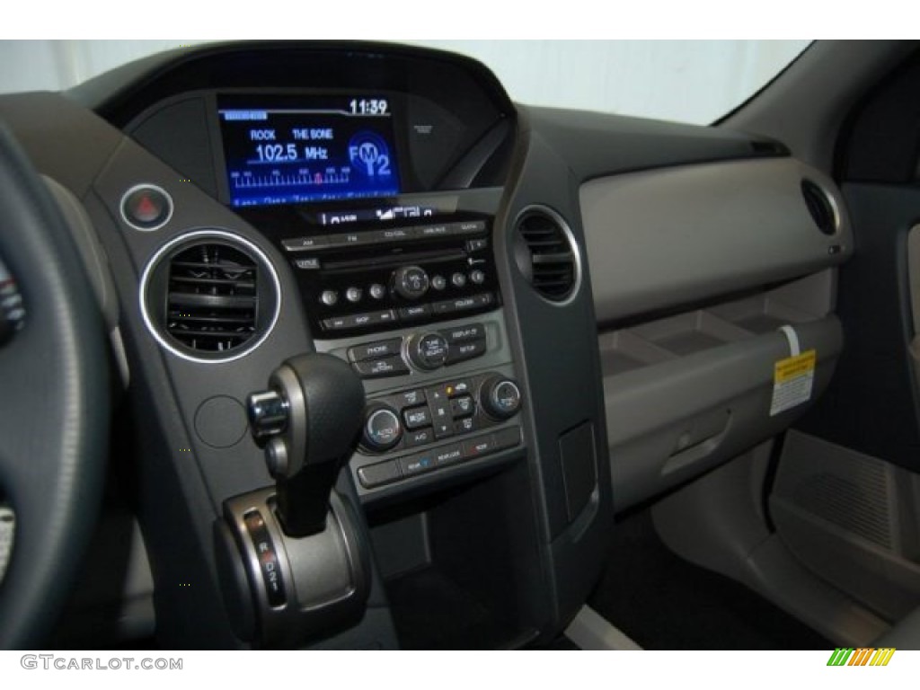 2015 Pilot LX - Modern Steel Metallic / Gray photo #12