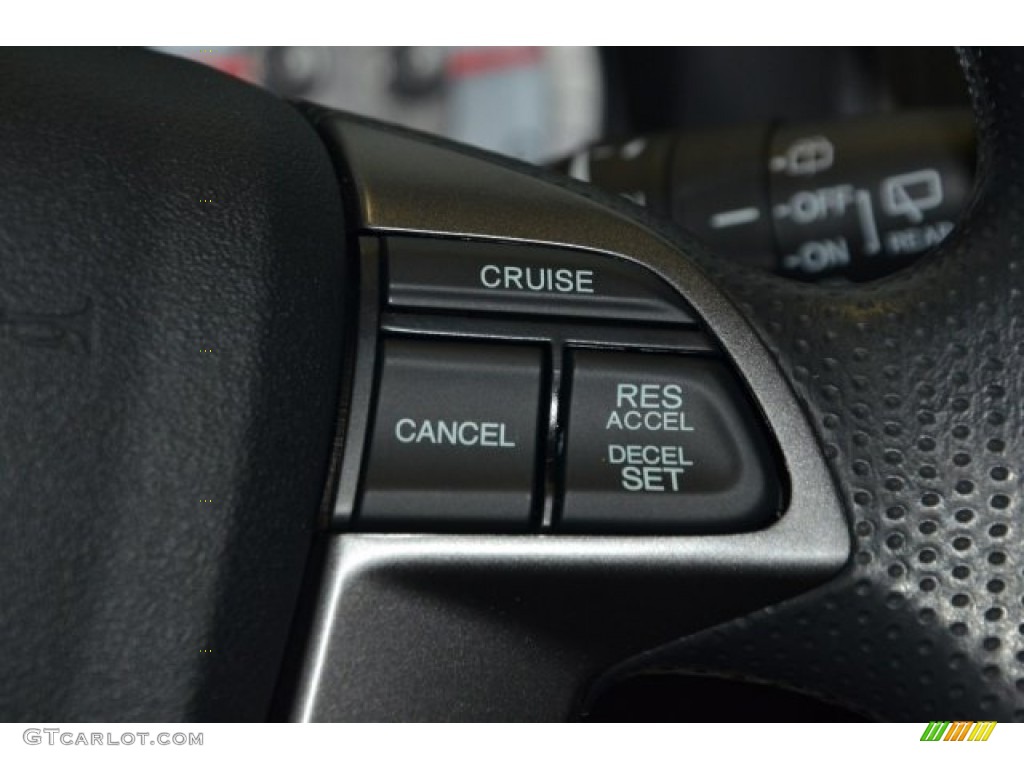 2015 Pilot SE - Crystal Black Pearl / Gray photo #18