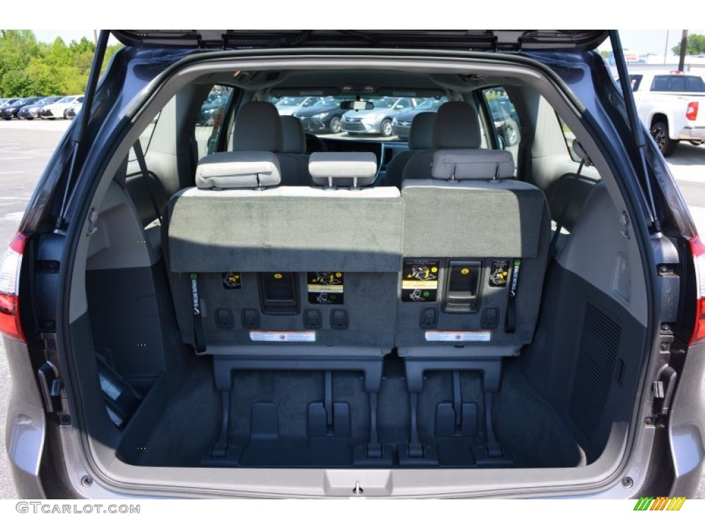 2015 Toyota Sienna L Trunk Photo #103656861