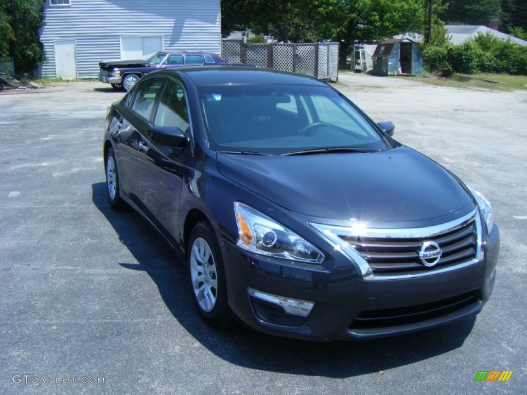 2014 Altima 2.5 S - Gun Metallic / Beige photo #1