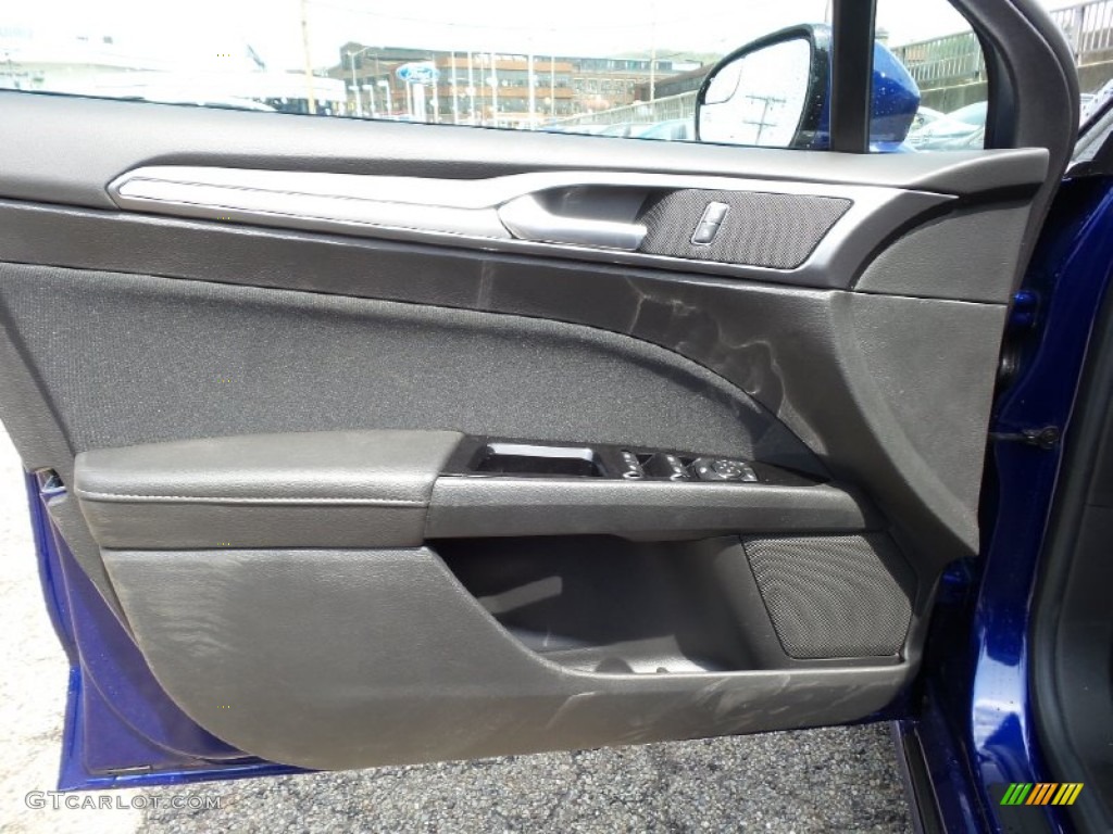 2016 Ford Fusion Hybrid SE Door Panel Photos