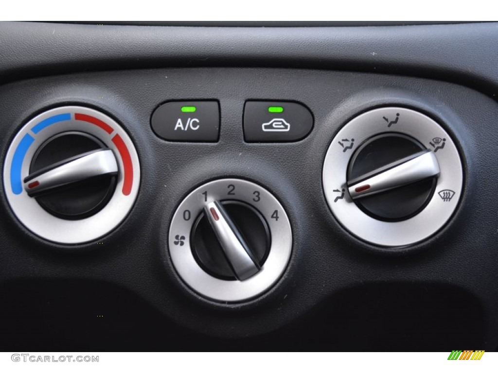 2010 Accent GS 3 Door - Tango Red / Gray photo #18
