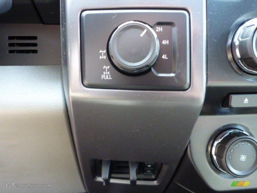 2015 Ford F150 XLT SuperCrew 4x4 Controls Photo #103694226