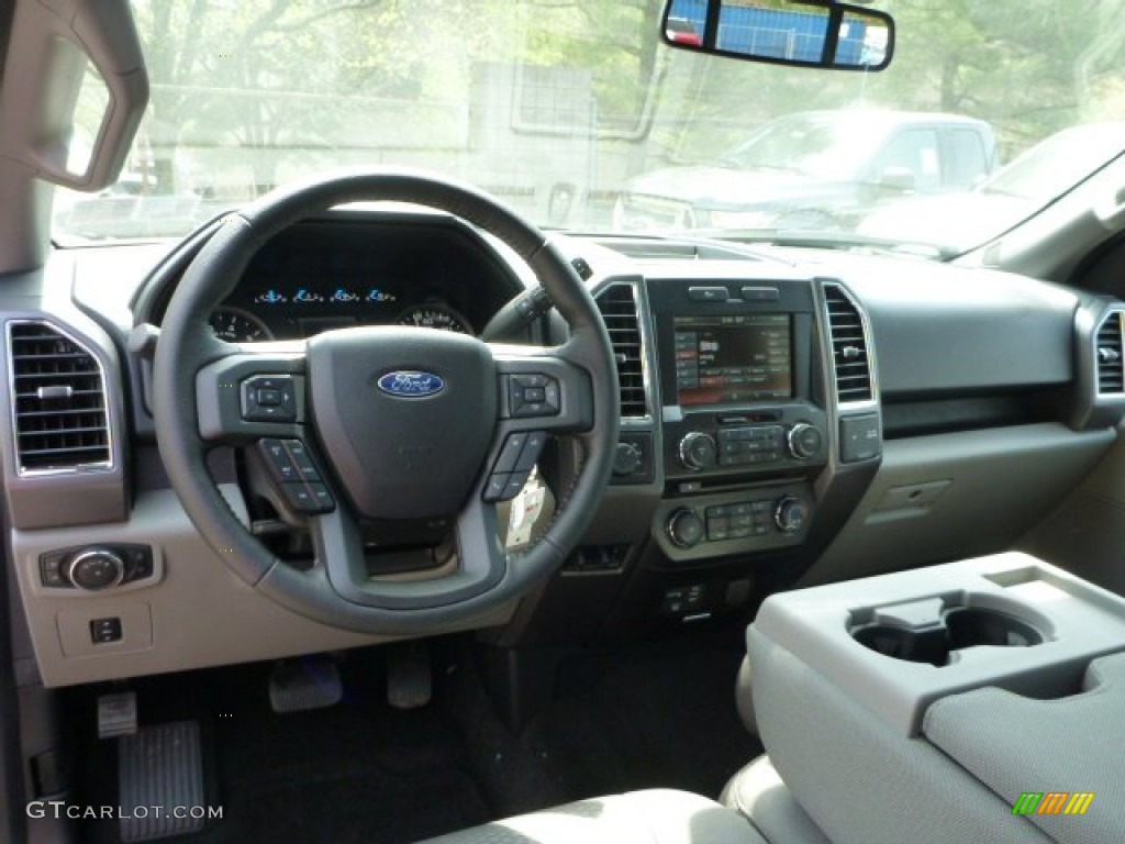 2015 Ford F150 XLT SuperCrew 4x4 Medium Earth Gray Dashboard Photo #103694310