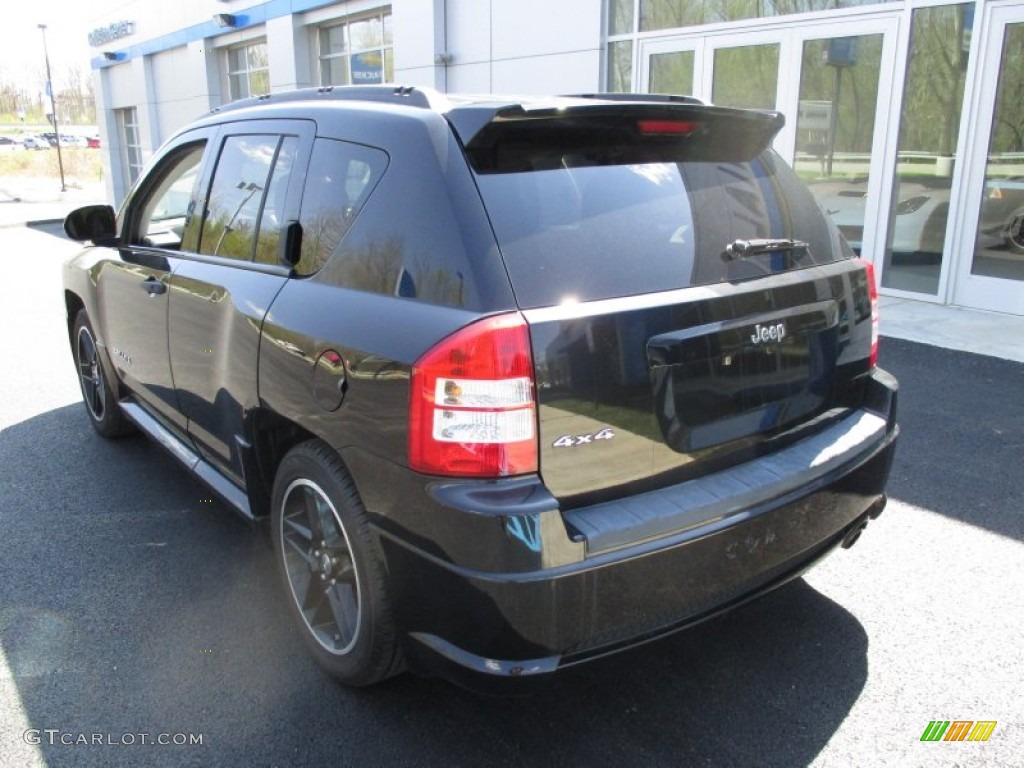 2008 Compass Sport 4x4 - Brilliant Black Crystal Pearl / Dark Slate Gray photo #4
