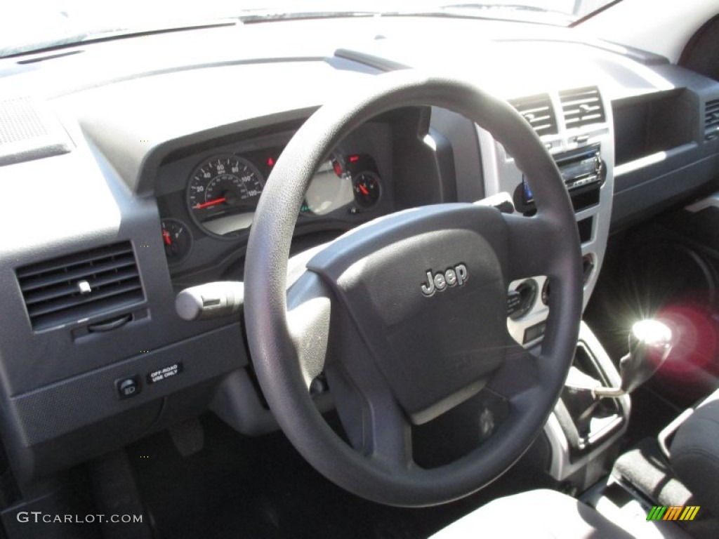 2008 Compass Sport 4x4 - Brilliant Black Crystal Pearl / Dark Slate Gray photo #22