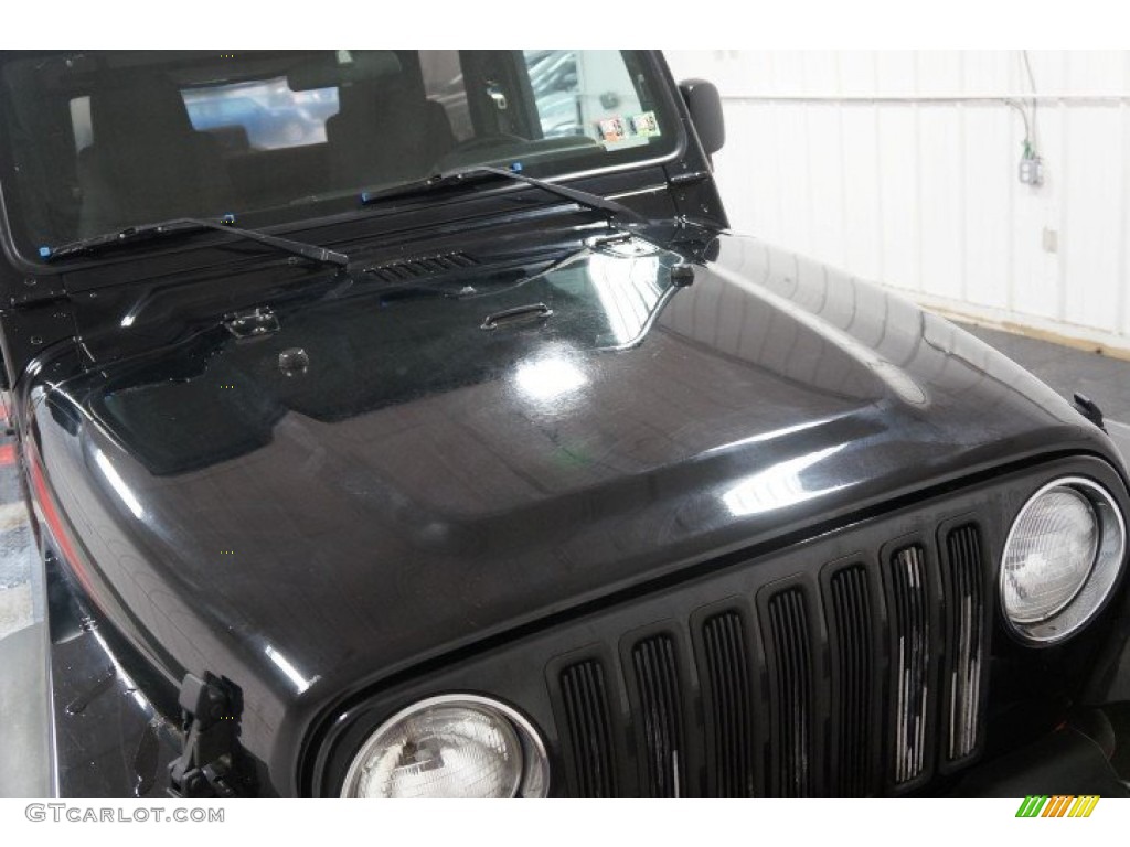 2004 Wrangler Sport 4x4 - Black / Dark Slate Gray photo #32