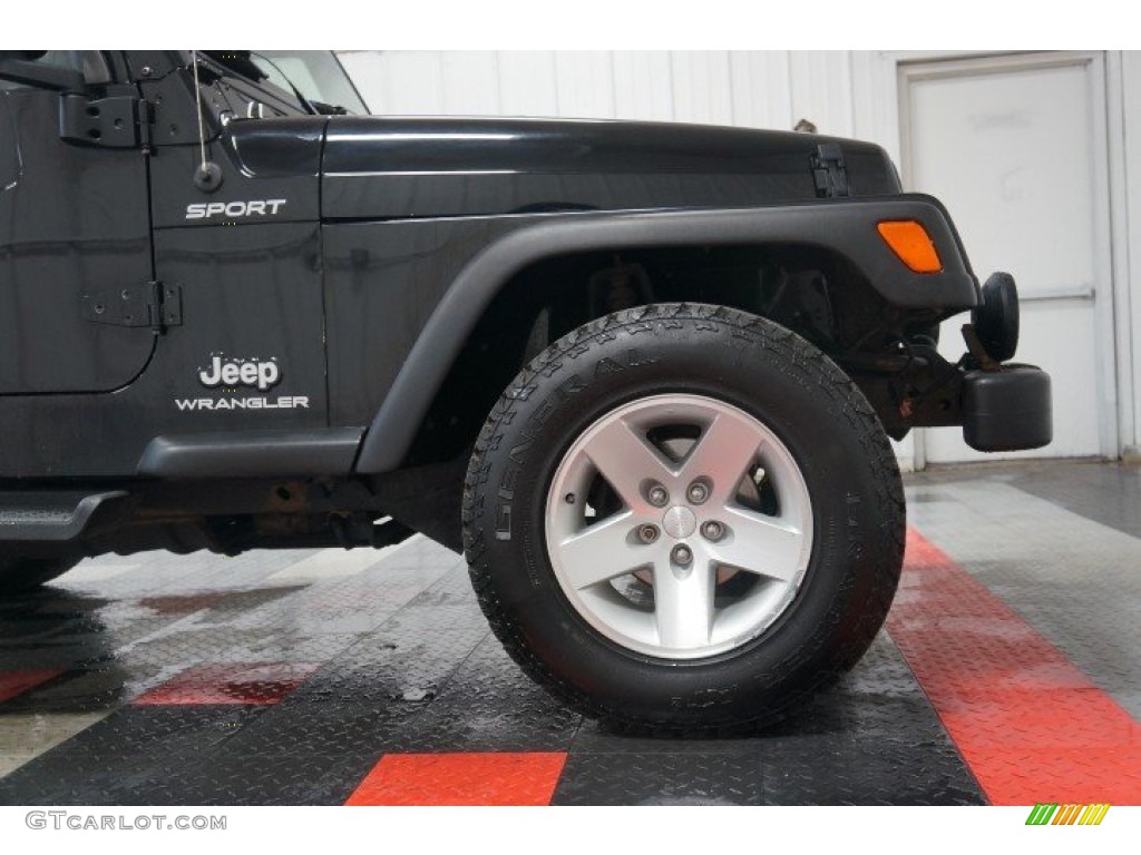 2004 Wrangler Sport 4x4 - Black / Dark Slate Gray photo #33