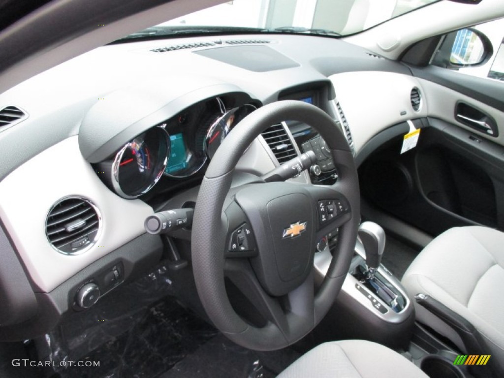 2015 Cruze LT - Blue Ray Metallic / Jet Black/Medium Titanium photo #14