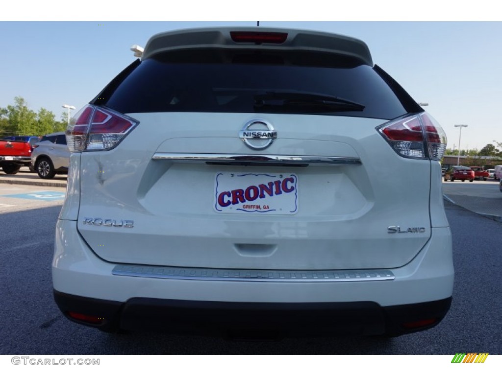 2015 Rogue SL AWD - Pearl White / Almond photo #4