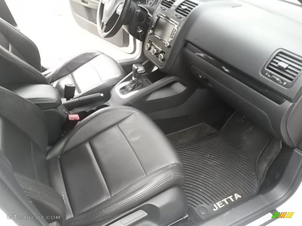 Titan Black Interior 2010 Volkswagen Jetta TDI Cup Street Edition Photo #103717317