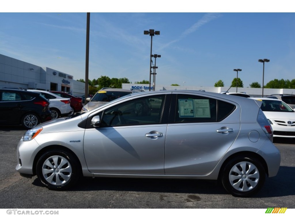 2013 Prius c Hybrid Two - Classic Silver Metallic / Light Blue Gray/Black photo #6