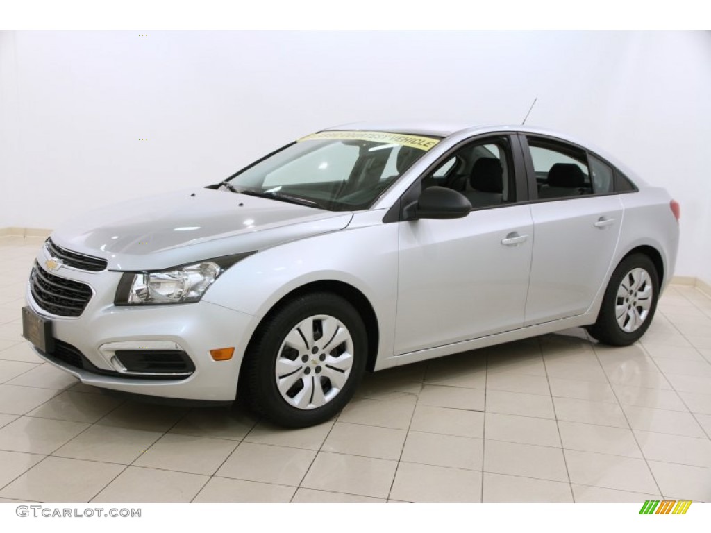 2015 Cruze LS - Silver Ice Metallic / Jet Black/Medium Titanium photo #3