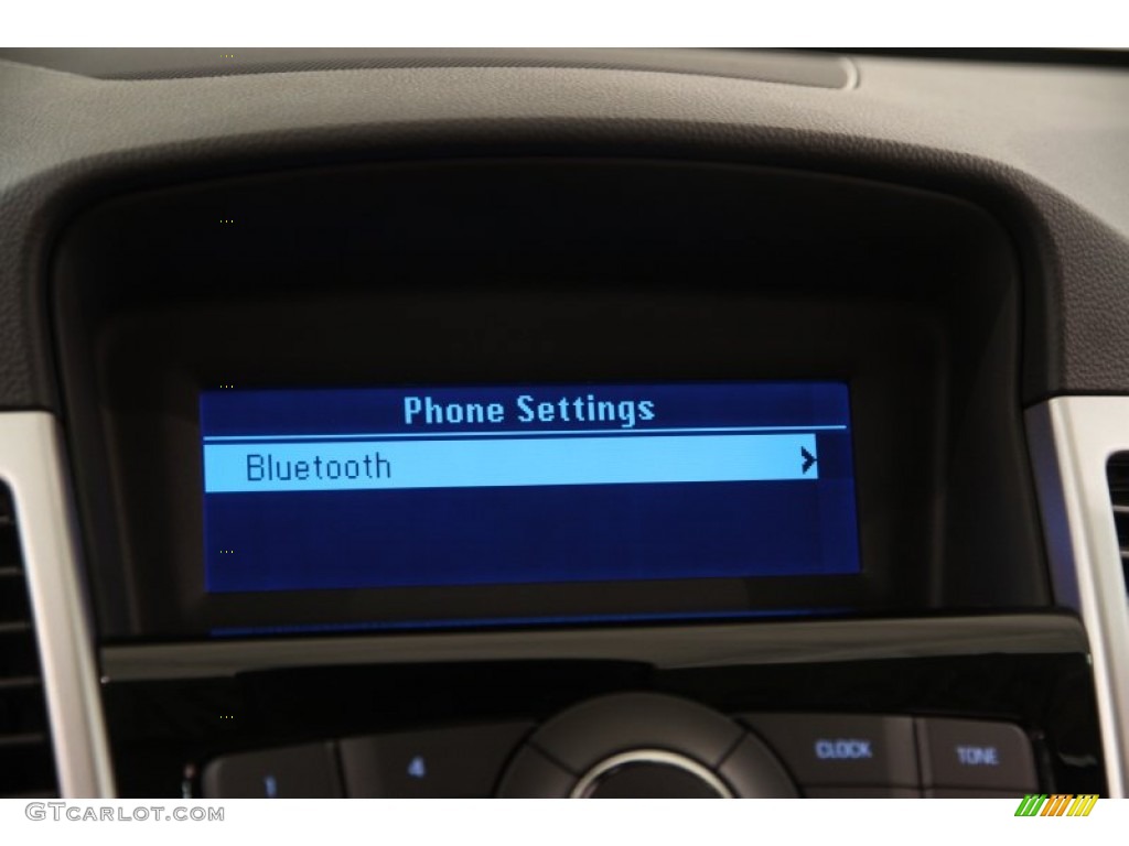 2015 Cruze LS - Silver Ice Metallic / Jet Black/Medium Titanium photo #9
