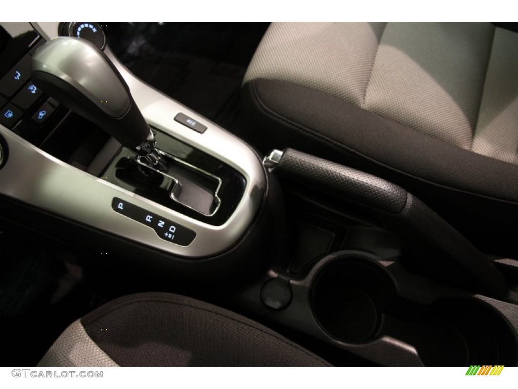 2015 Cruze LS - Silver Ice Metallic / Jet Black/Medium Titanium photo #10