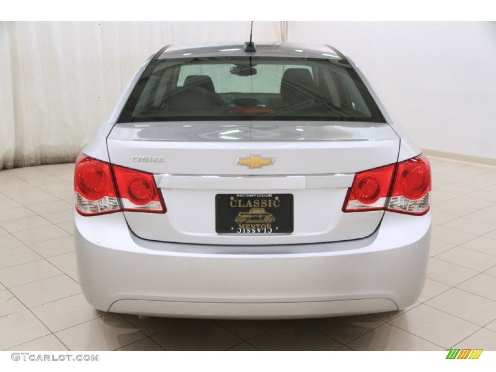 2015 Cruze LS - Silver Ice Metallic / Jet Black/Medium Titanium photo #14