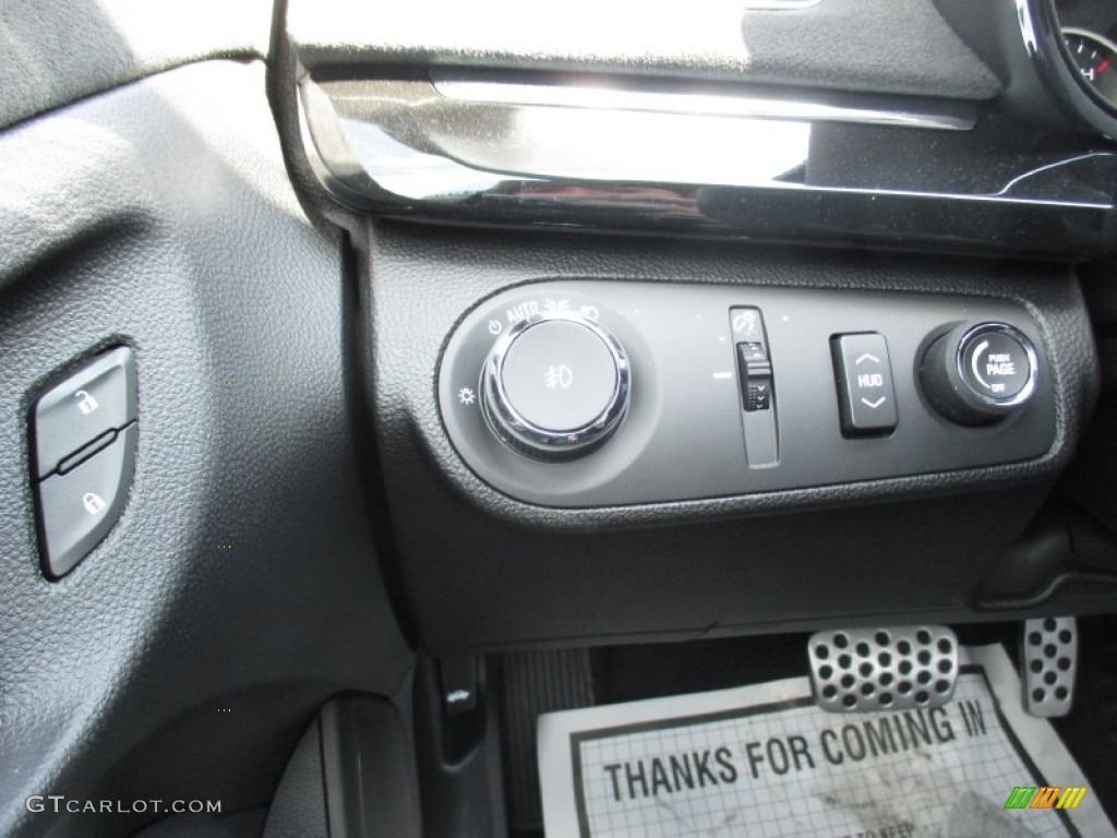 2015 Chevrolet SS Sedan Controls Photo #103729576