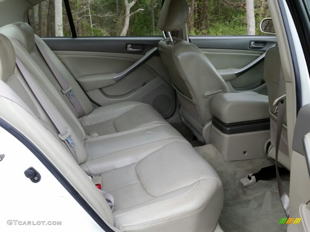 2003 Infiniti G 35 Sedan Rear Seat Photos