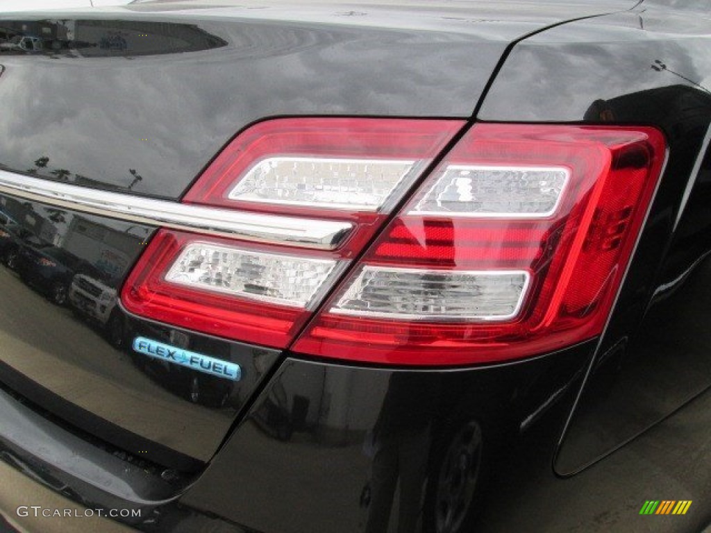 2015 Taurus SE - Tuxedo Black Metallic / Dune photo #8