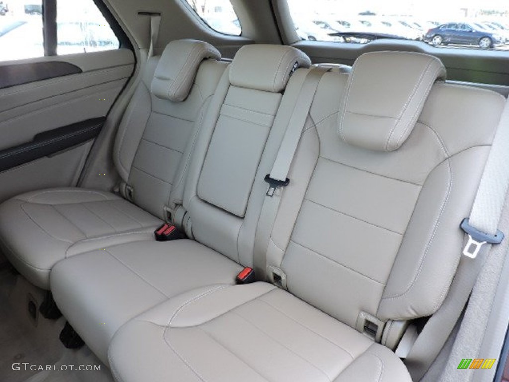 2015 Mercedes-Benz ML 400 4Matic Rear Seat Photo #103741412