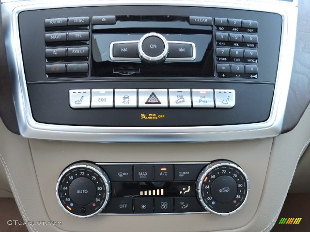 2015 Mercedes-Benz ML 400 4Matic Controls Photos