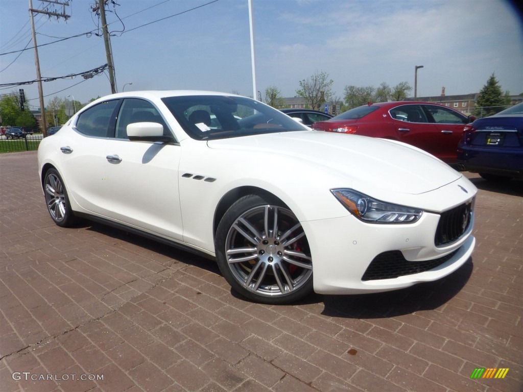 Bianco (White) Maserati Ghibli