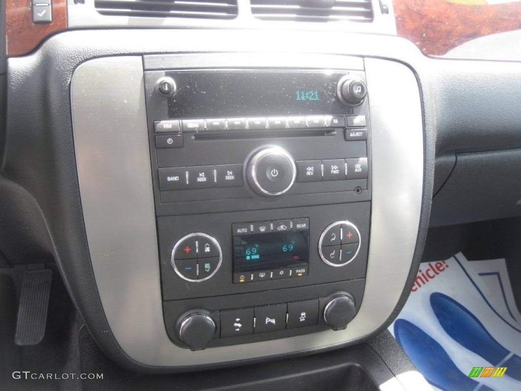 2013 Yukon XL SLT 4x4 - Quicksilver Metallic / Ebony photo #35