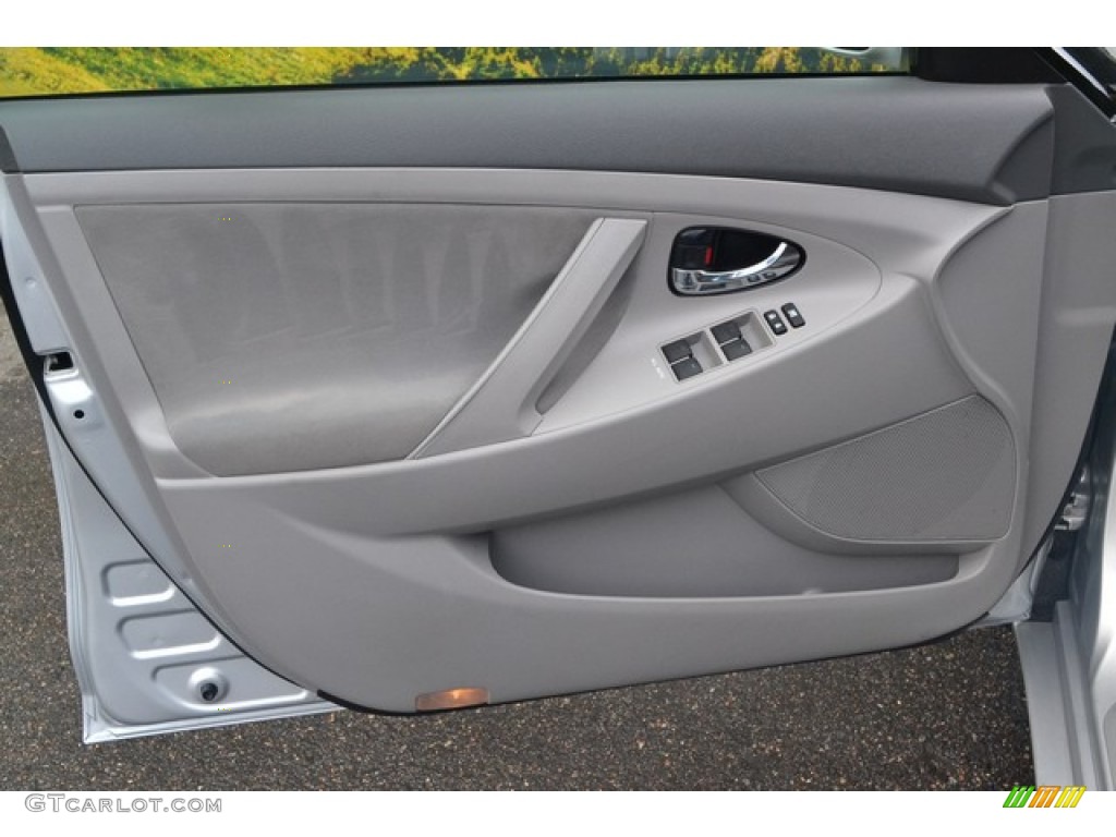 2010 Toyota Camry LE Ash Gray Door Panel Photo #103751082